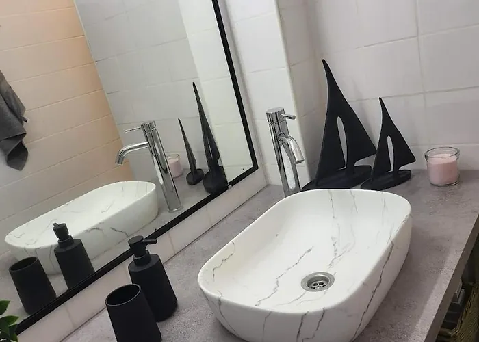 Tennis Clim Wifi Terrasse Au Cap D'agde * Agde